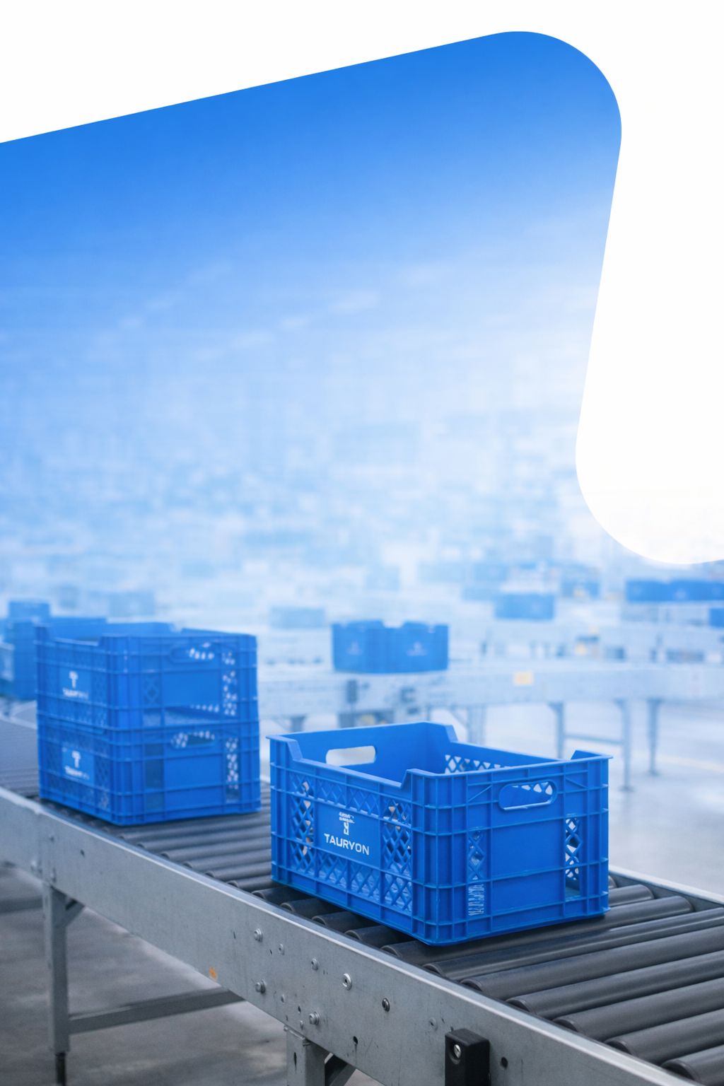 Caixas em esteira e fluxo operacional representando entregas e movimentação